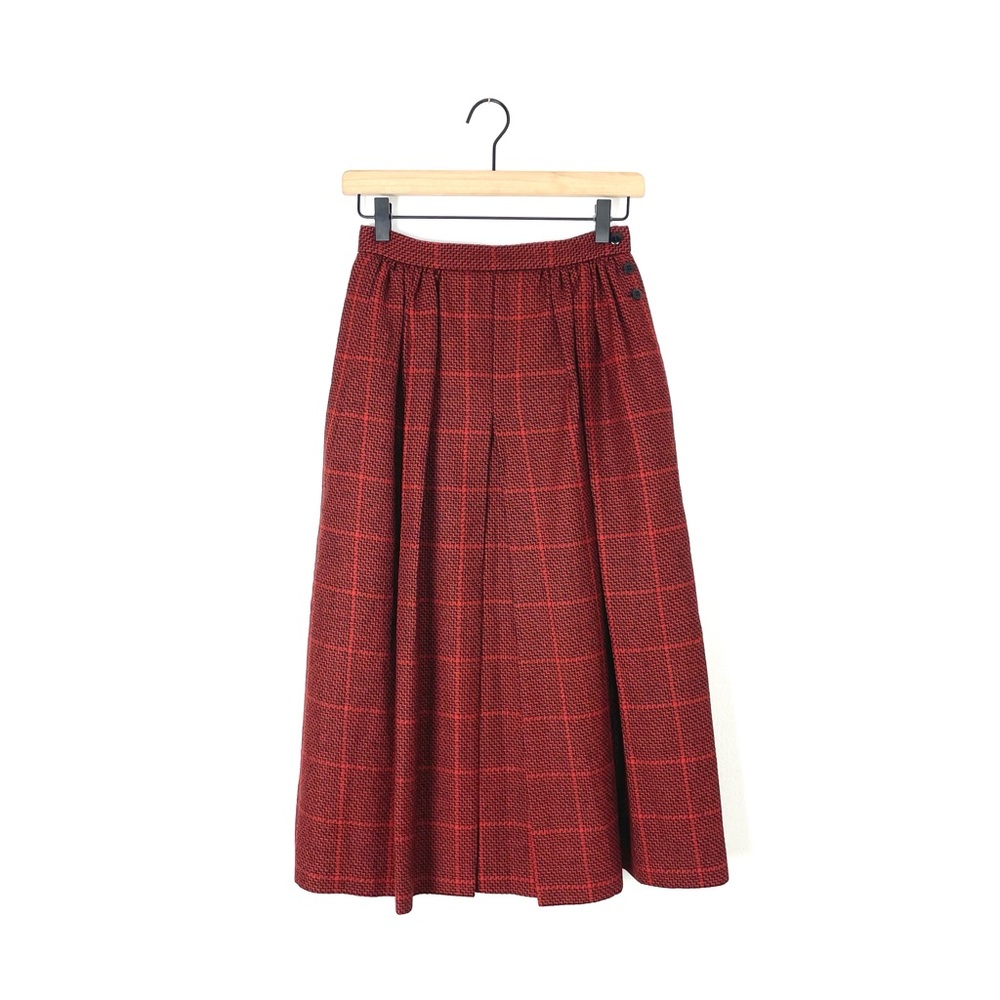 Vintage Jaeger pleated skirt in red and black plaid